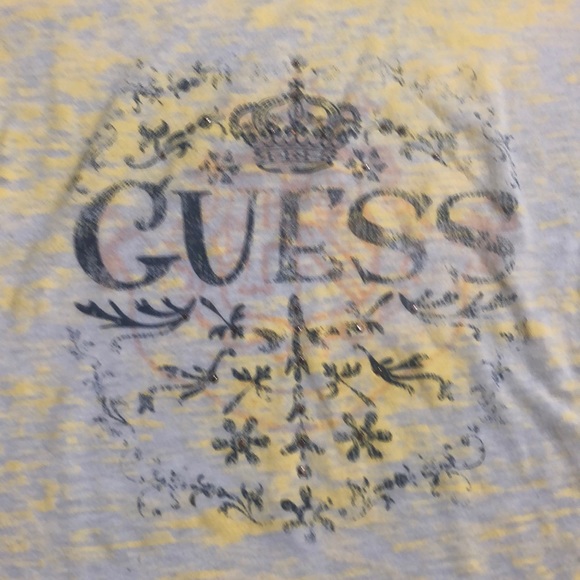 Women’s Fitted Thin Comfy Guess Shirt Sz M - Picture 2 of 3